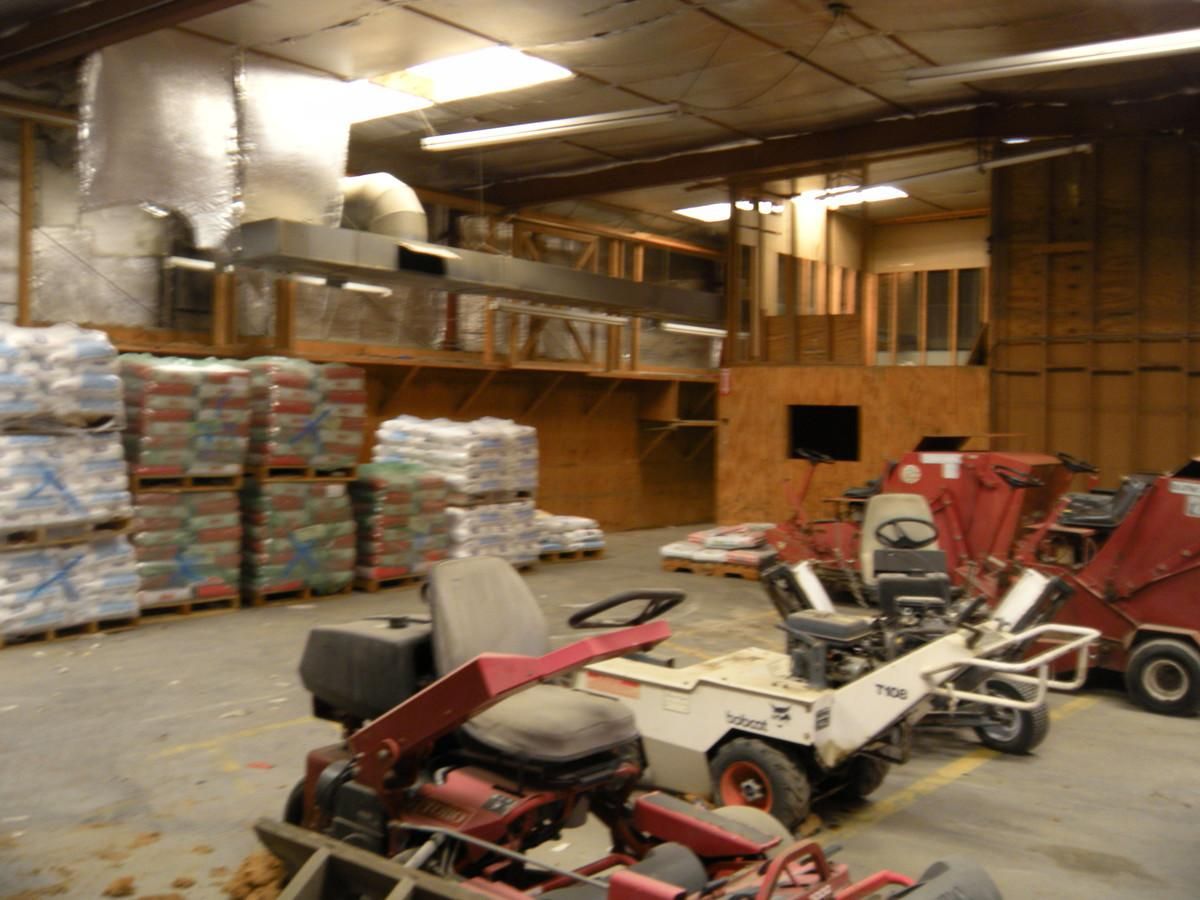 FOR SALE 43763 Jackson Commercial with TENANT photo 4