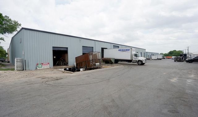 Bldg 2 9709 Brown Ln