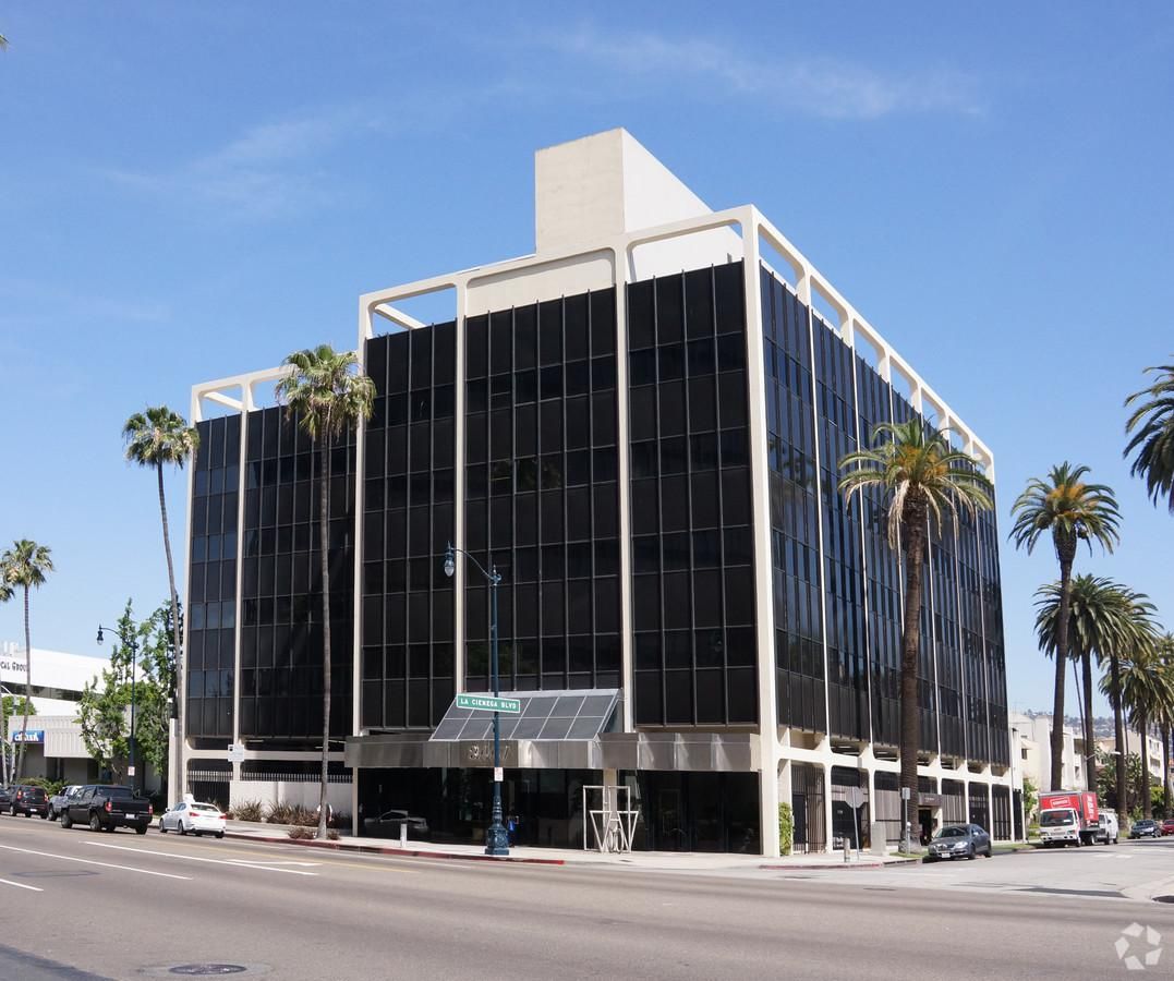 8447 Wilshire Blvd, Beverly Hills photo 1