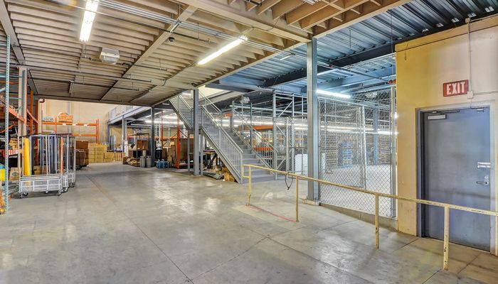 Warehouse Space for Rent at 2444 Porter St Los Angeles, CA 90021 - #135