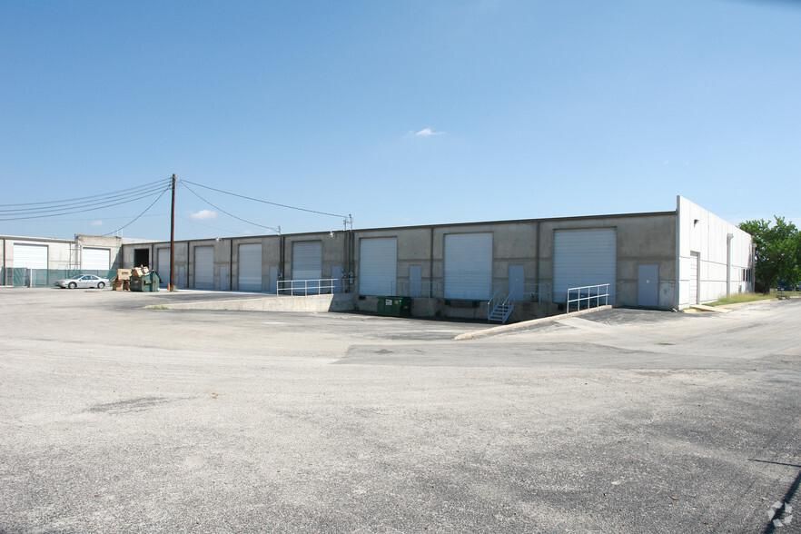 1300 Smith Rd photo 3