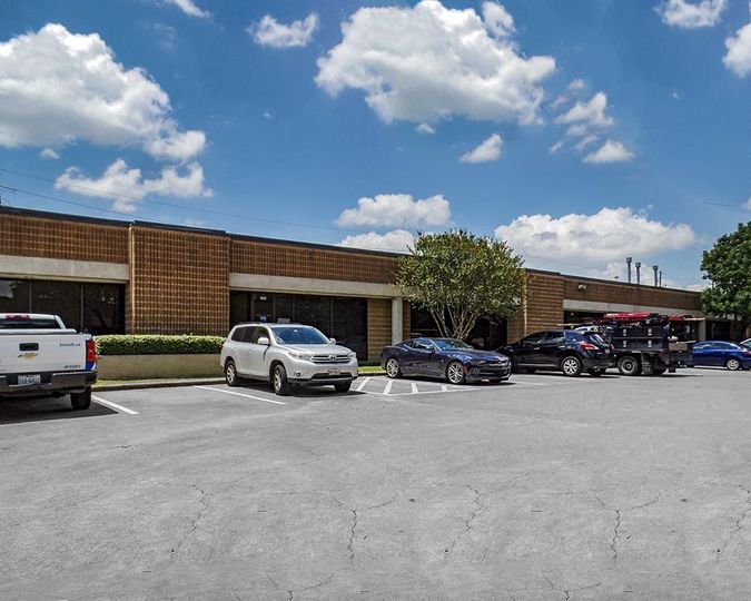 Plaza Del Oro Business Center