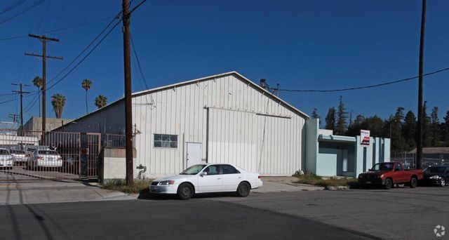 NO CANNABIS OR AUTOMOTIVE RELATED USE ALLOWED 3015 Dolores St