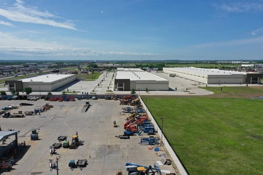 Building D 8200 South Freeway photo 3