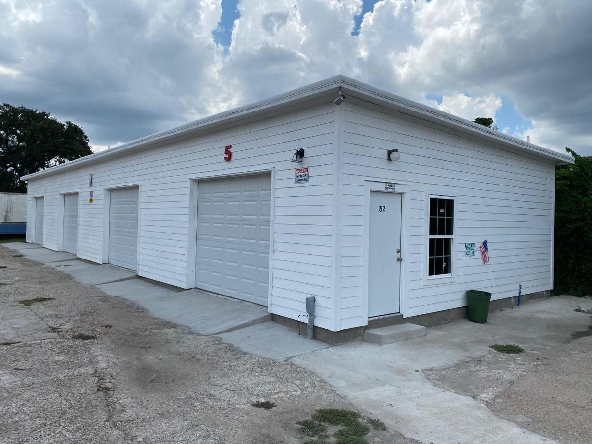 Warehouse-workshop for lease photo 1