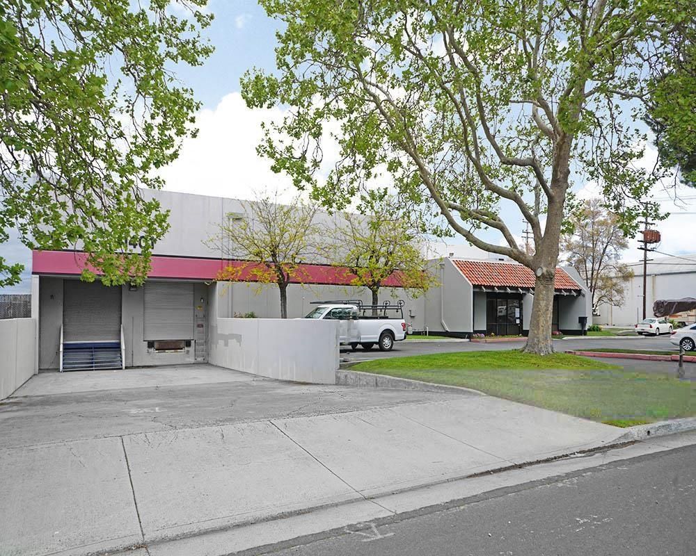 1401 Martin Avenue photo 2