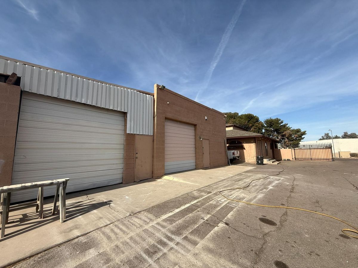 680 N Golden Key St photo 3
