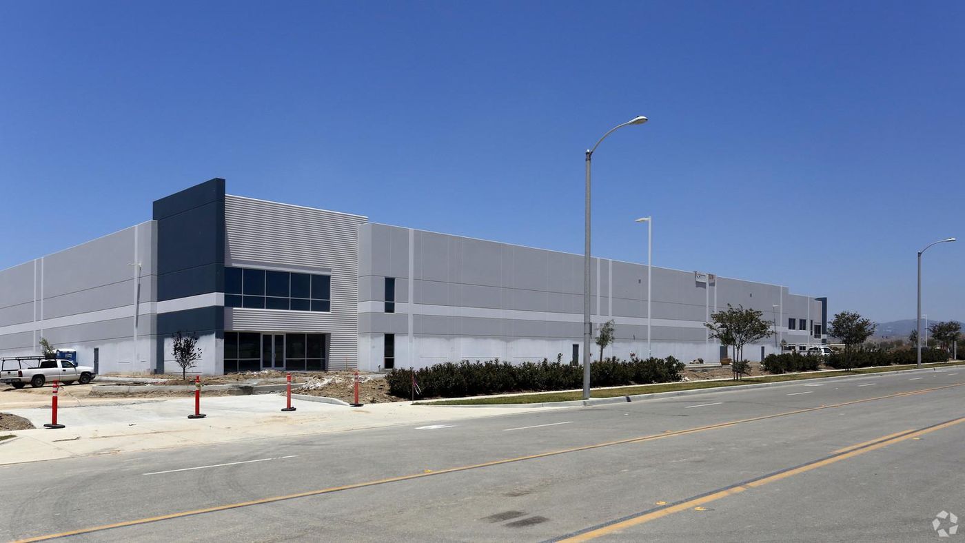 Bldg 7 photo 2