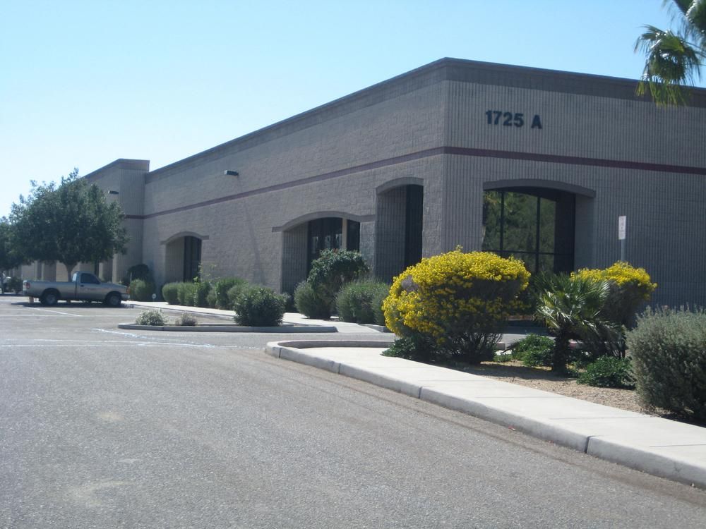 1725 W Williams Dr photo 2