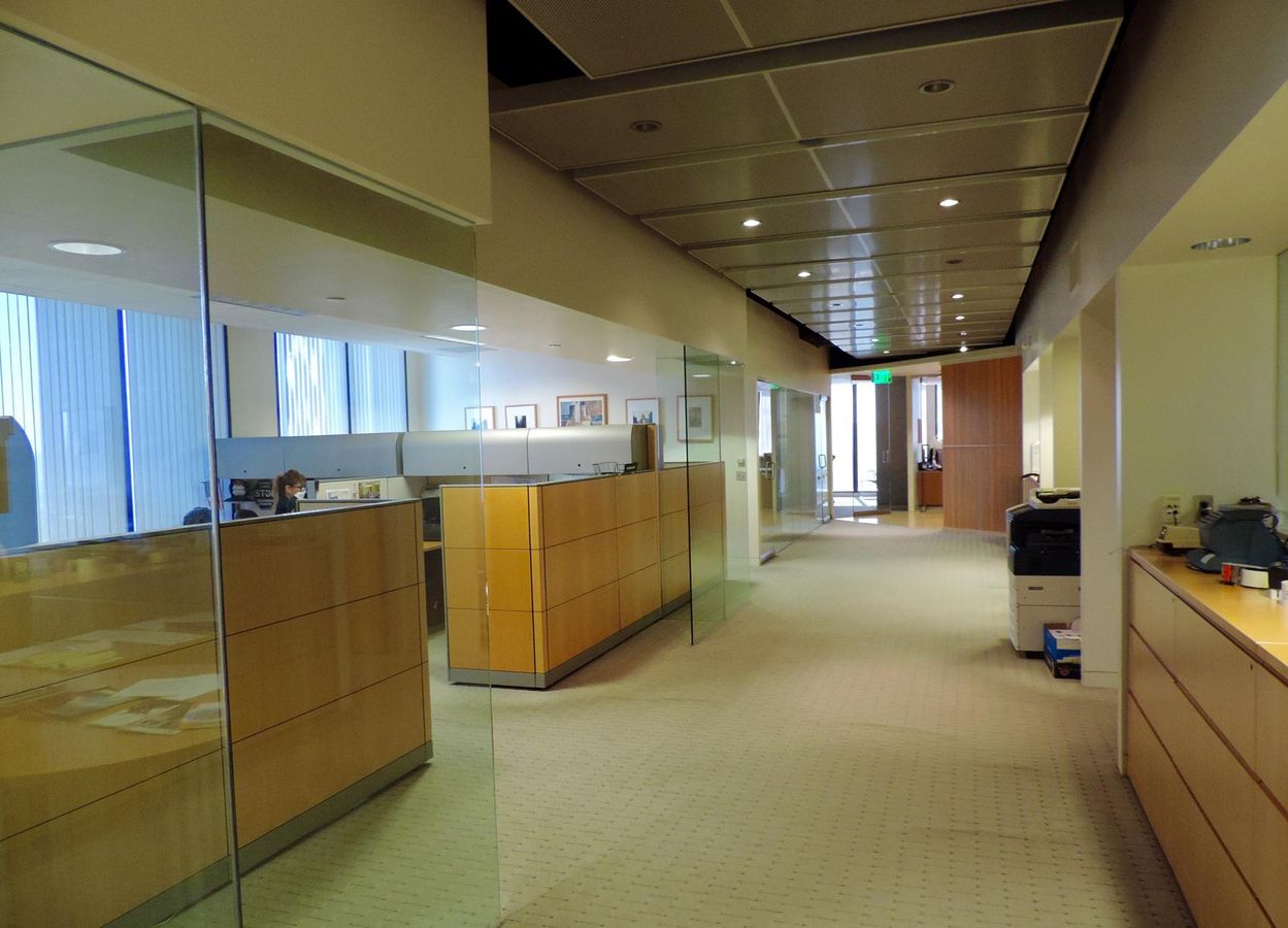 High-End Sublease: 1901 Avenue of the Stars photo 4