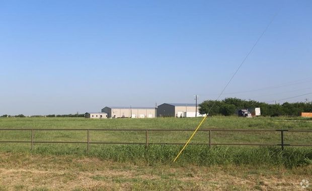 Ponder Lane Business Park 1635 N FM 156