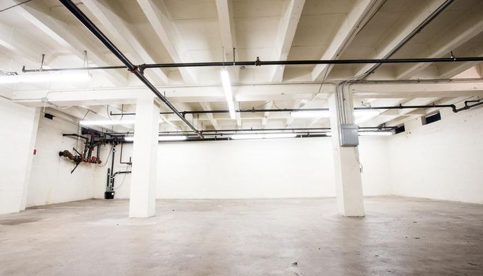 Warehouse Space for Rent at 718 Gladys Ave Los Angeles, CA 90021 - #10