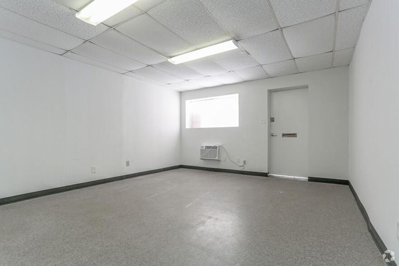 Southwest Service Center 9801-9811 Harwin Dr