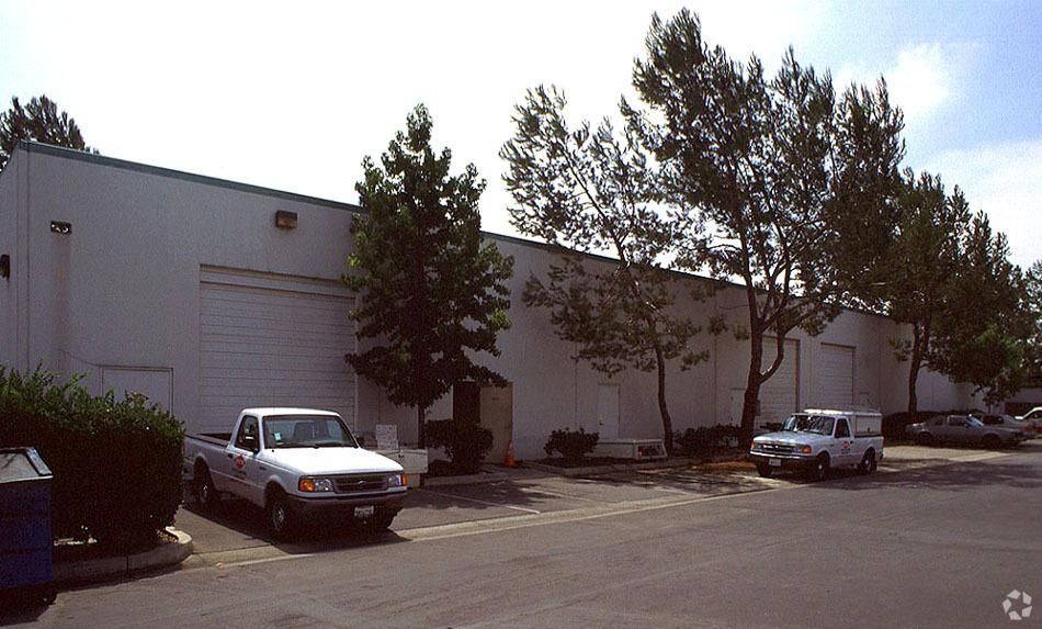 Harris Business Center Bldg 60 photo 3