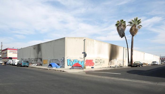 Warehouse Space for Rent at 925 S Hooper Ave Los Angeles, CA 90021 - #6