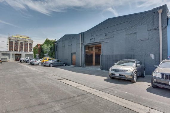 NEWLY RENOVATED ARTS DISTRICT WAREHOUSE 2028 Bay St