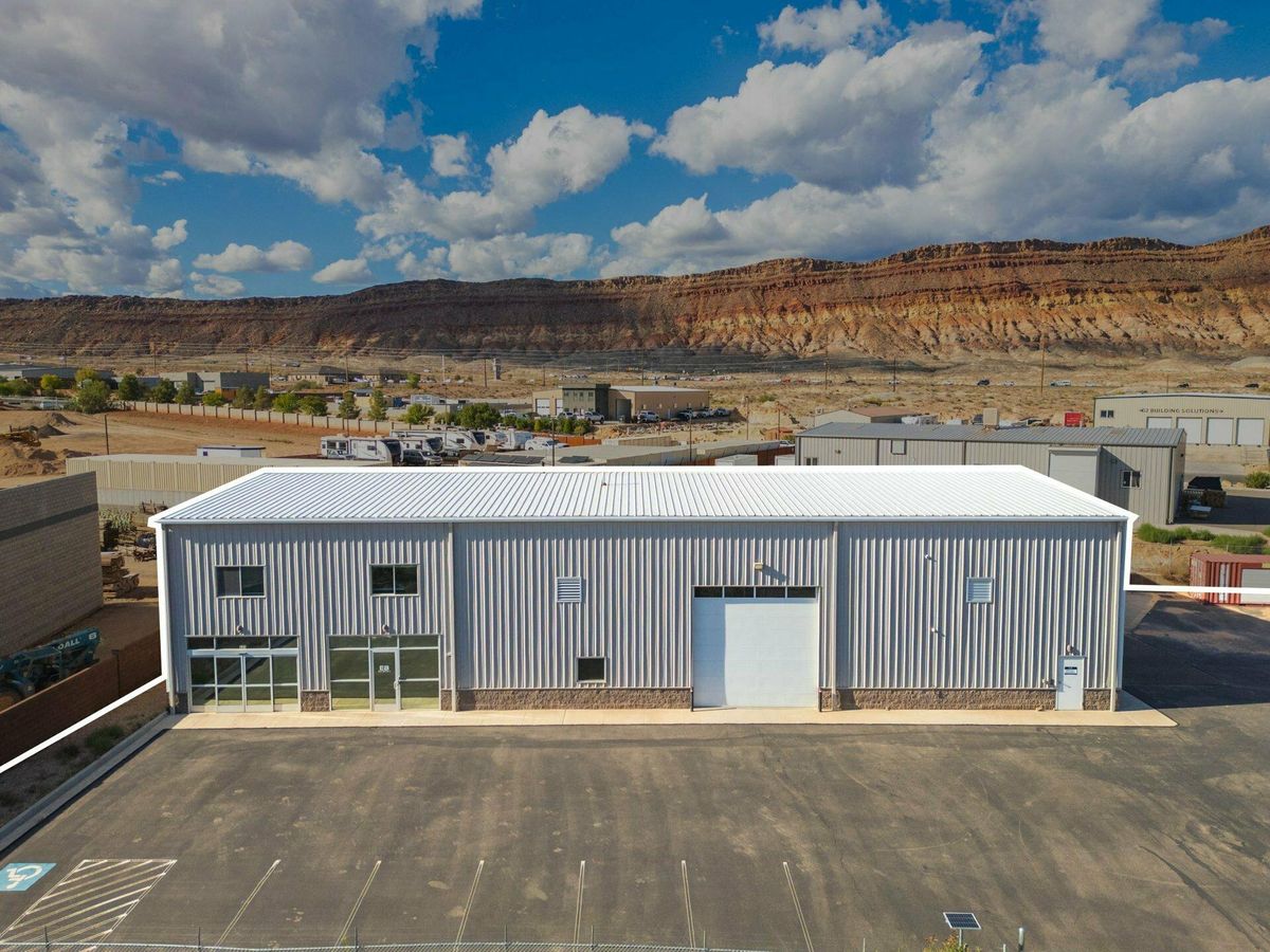 Beautiful Flex Industrial Bldg. with M-2 Zoning!! photo 1