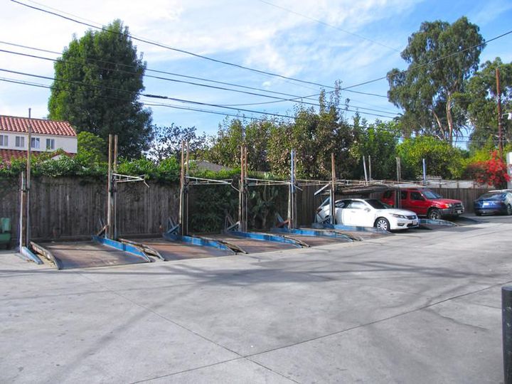 2nd Floor Penthouse 2313-2317 Westwood Blvd