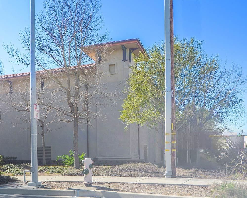 645 Devlin Road photo 2