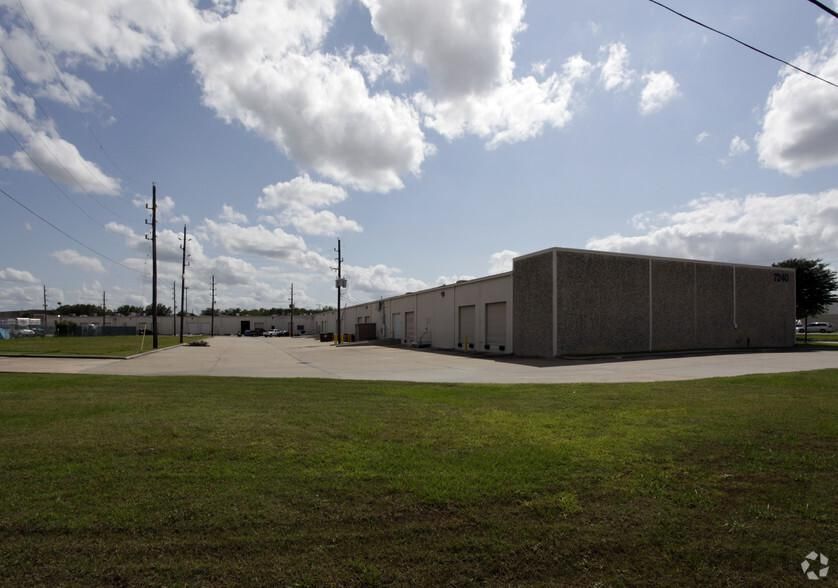 Northwest Point Service Center 7240 Brittmoore Rd photo 4