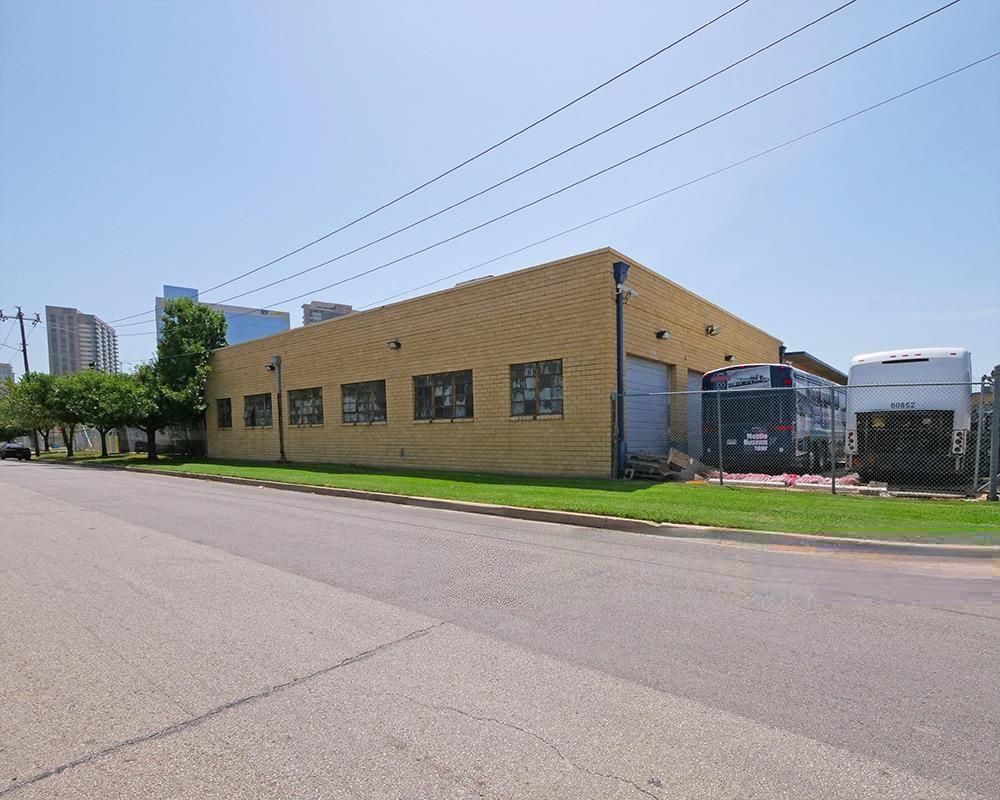 315 Continental Avenue photo 4