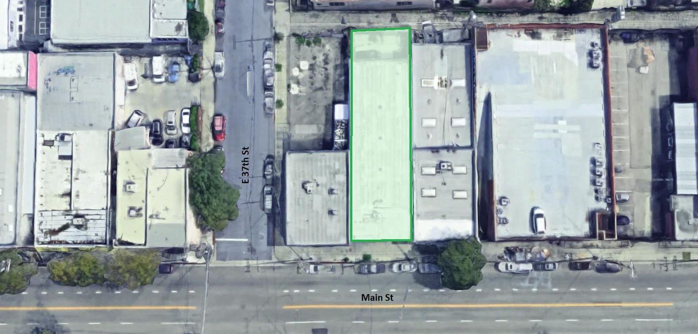 3704 S Main St photo 2