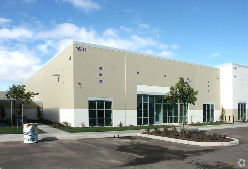 Bldg 10 1631 S Rose Ave photo 2