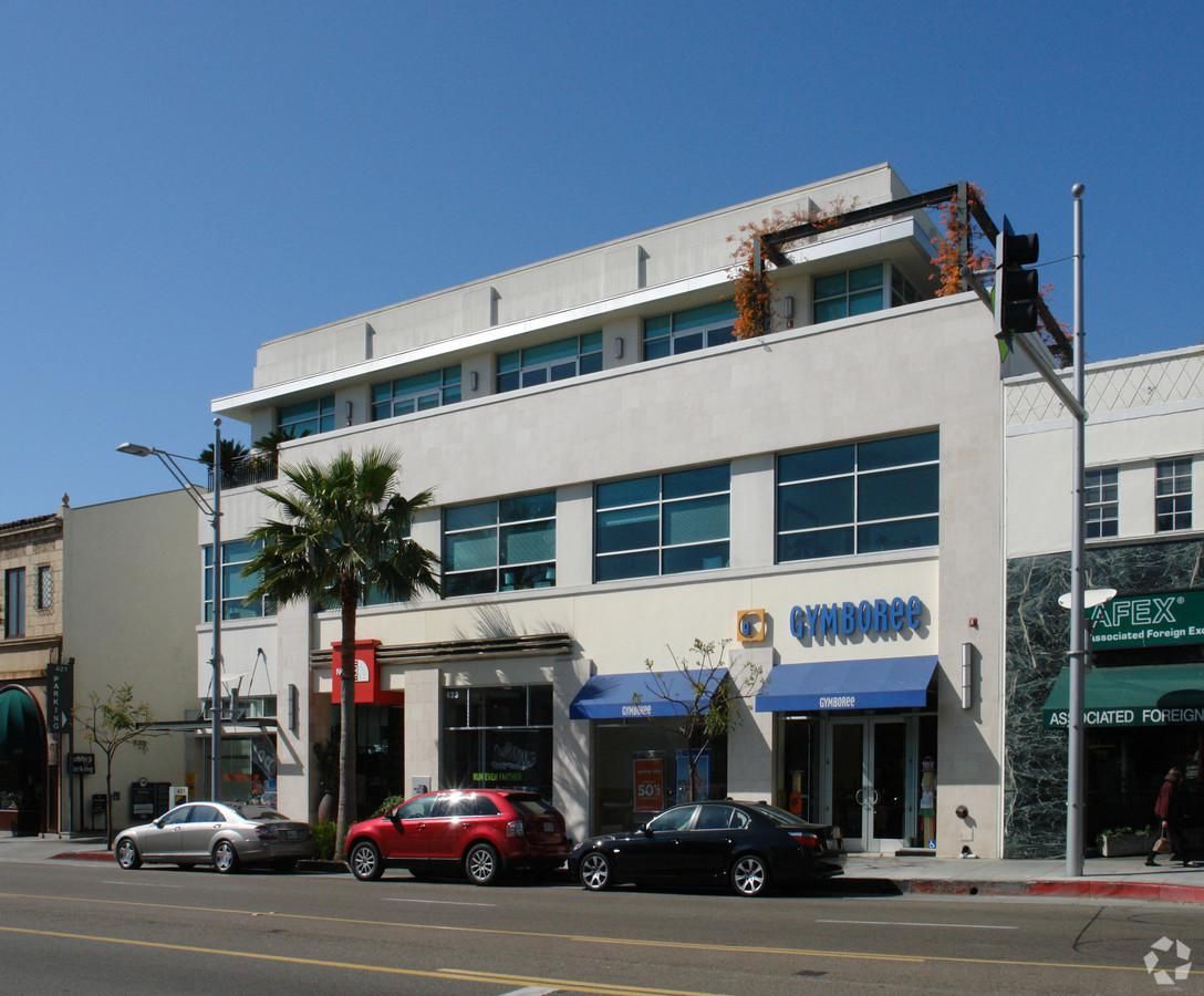 High Profile Retail For Lease photo 3