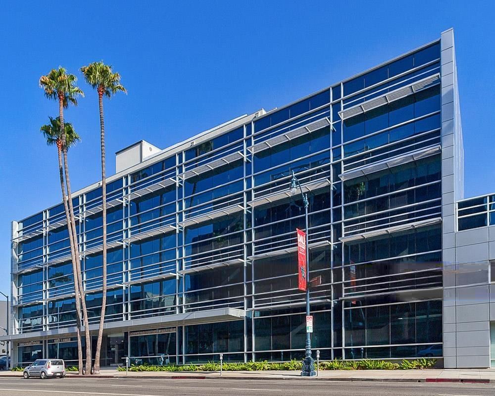 8901-8929 Wilshire Blvd photo 2