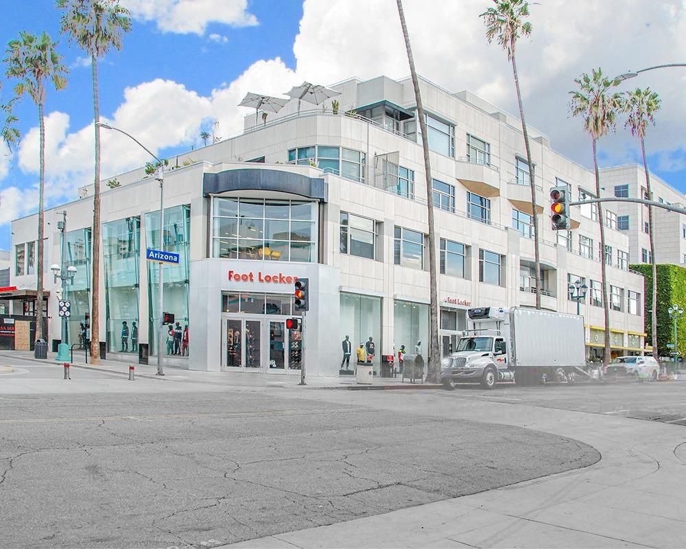 Third Street Promenade photo 1