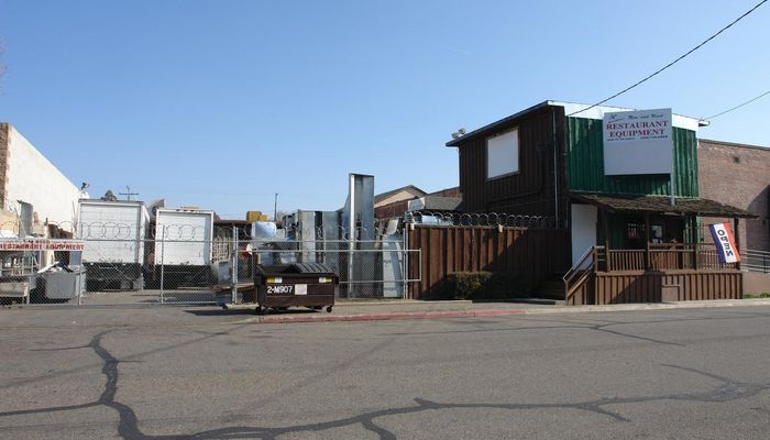 Warehouse Space for Rent at 400 N Johnson St Visalia, CA 93291 - #4