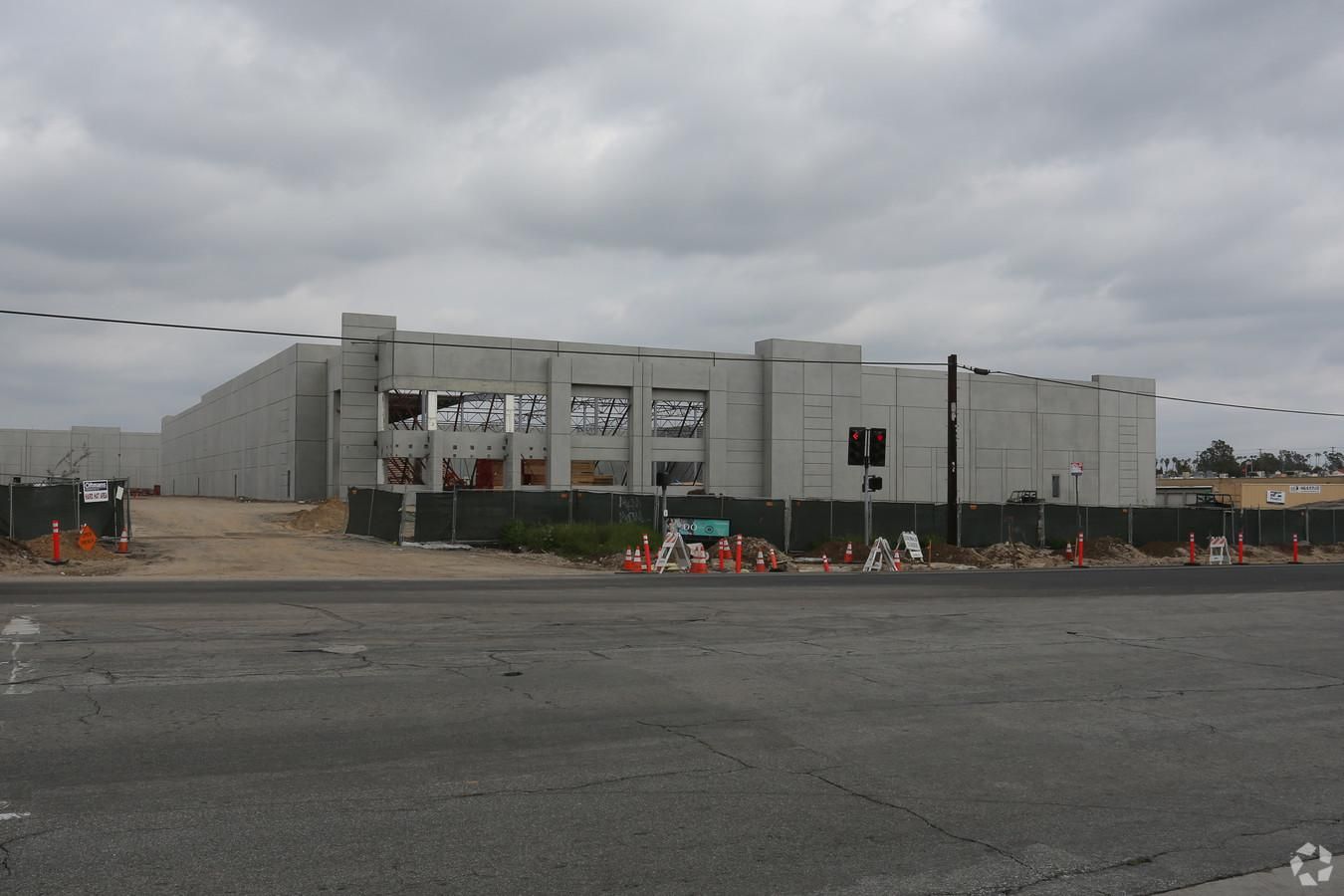 Bldg 7 photo 3