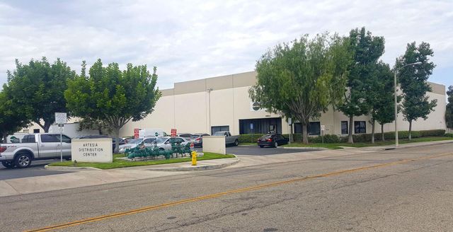 Artesia Distribution Center