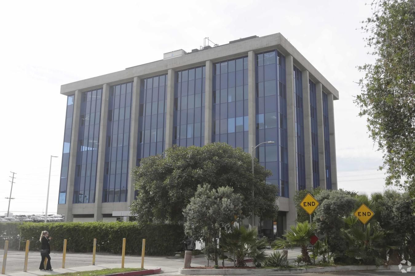 Marina View Office Building photo 2