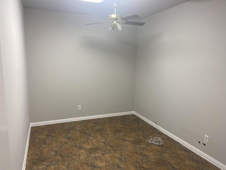 13800 Dragline Dr photo 4