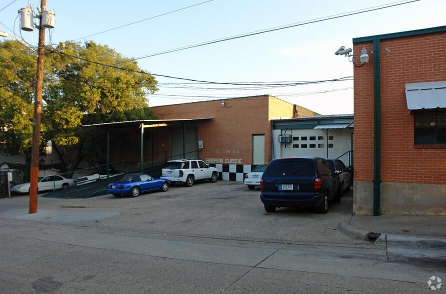 1204 Powhattan St photo 2