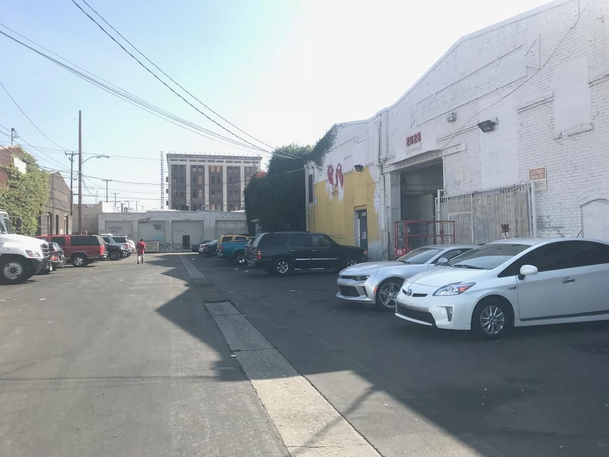 WAREHOUSE IN PRIME ARTS DISTRICT photo 4