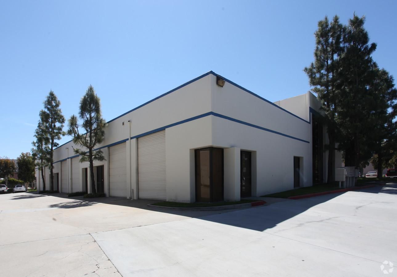Bldg 1 photo 2