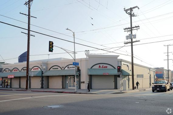 Retail Showroom / Office Space