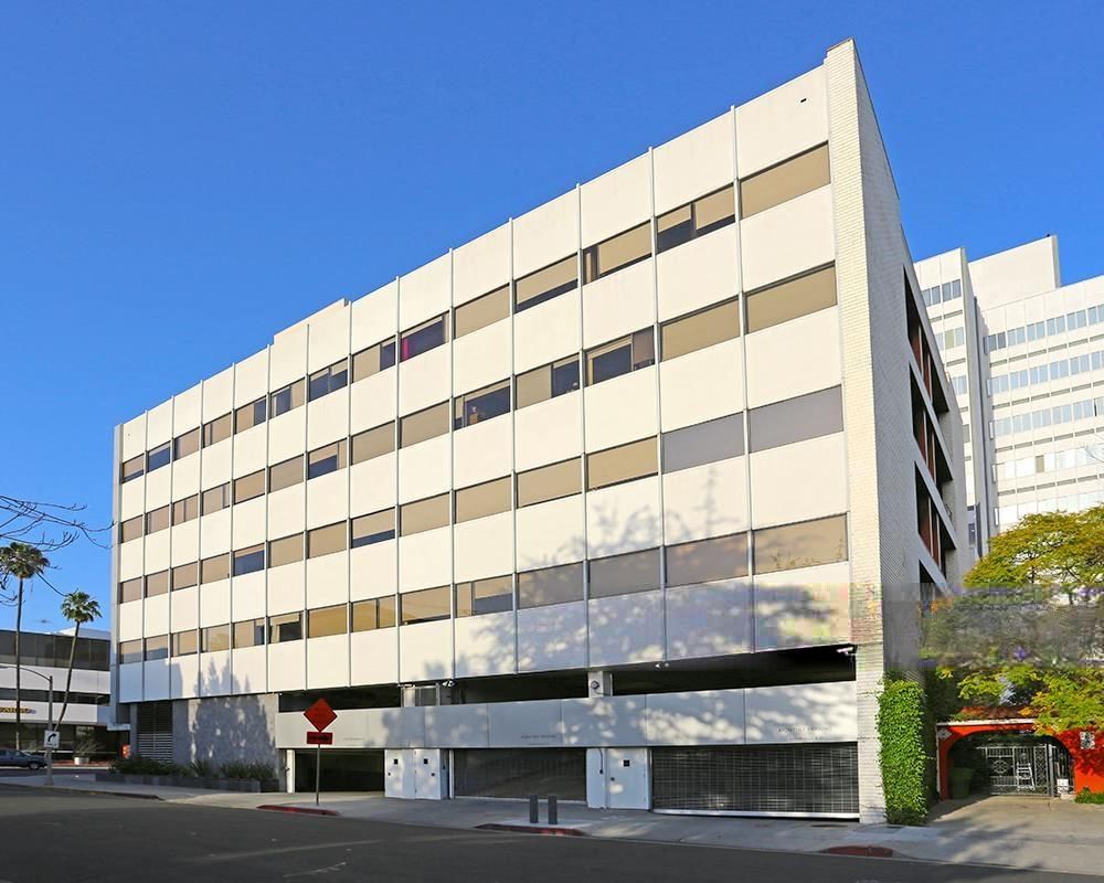 8530 Wilshire Blvd photo 4