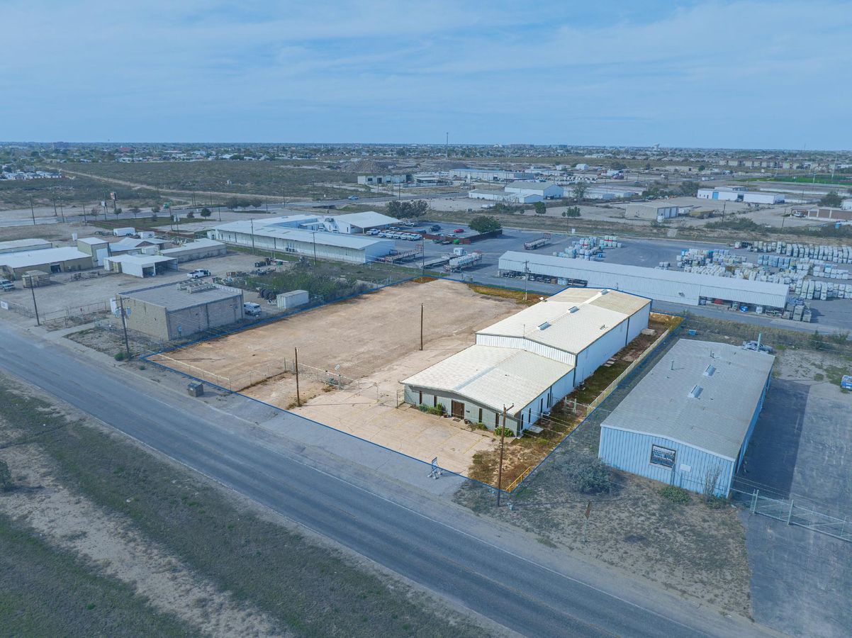 Warehouse/Office Off E Hwy 80 photo 2