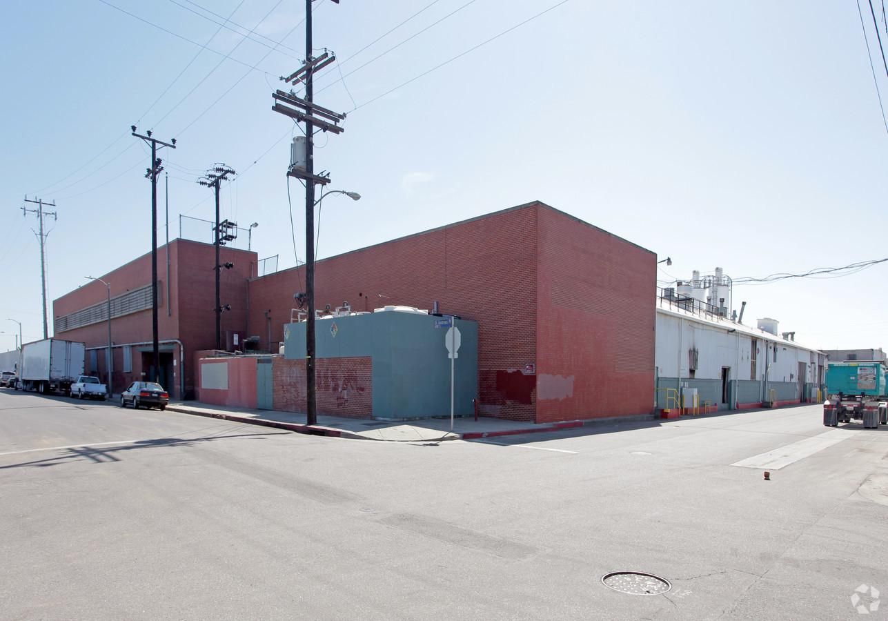 Flex Property For Lease photo 2