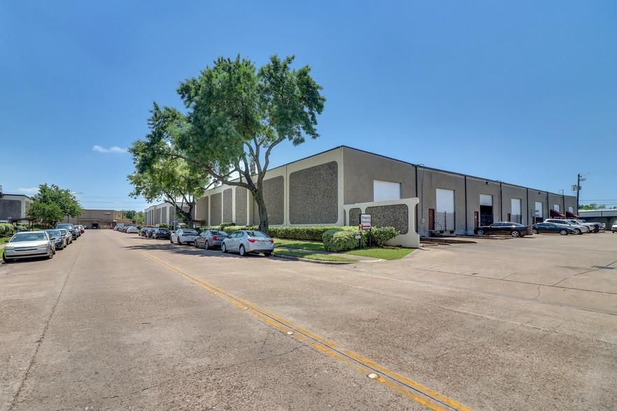 Northgate Business Park 1349-1365 E 40th St photo 3