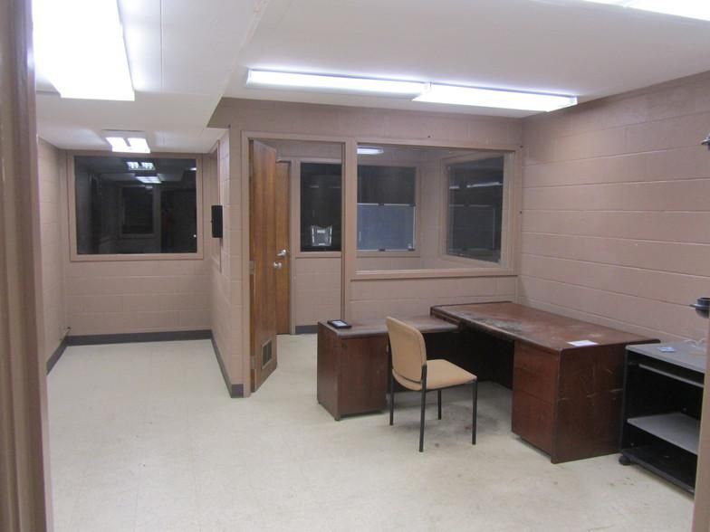NEW LOW RATE 1418 N Broadway photo 4