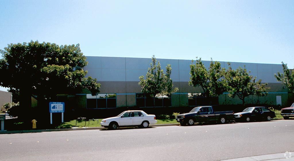 Bldg 5 photo 2