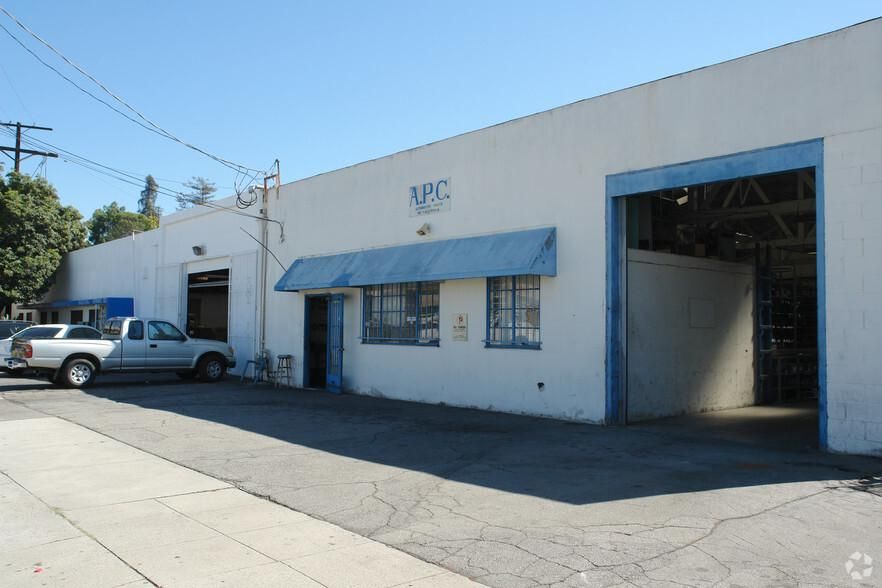 3028 Dolores St photo 1