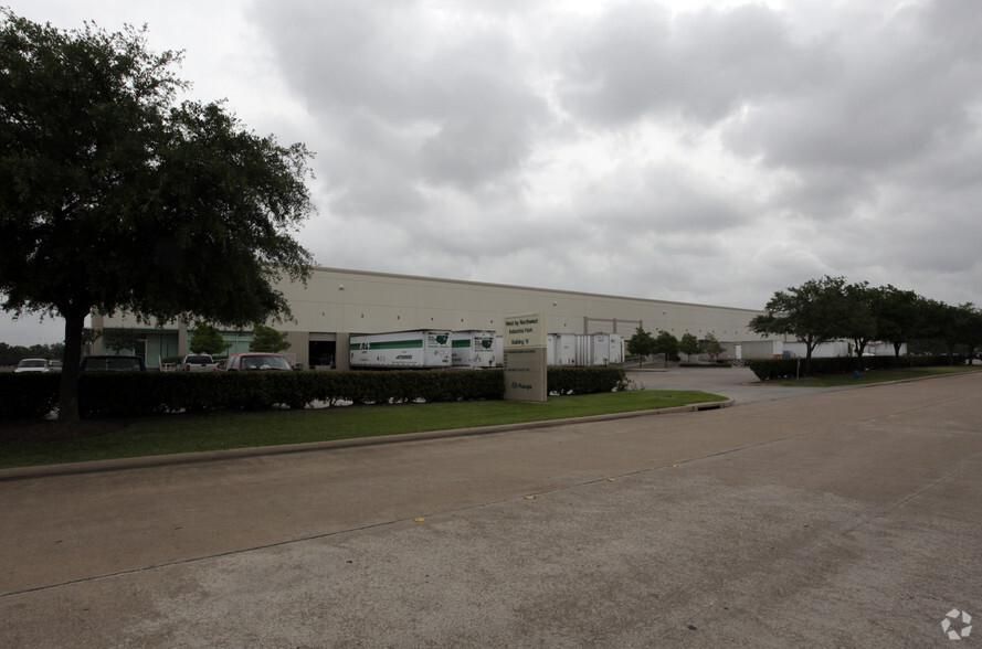 Prologis Park West by Northwest - Bldg 15 15080 Sommermeyer St photo 2