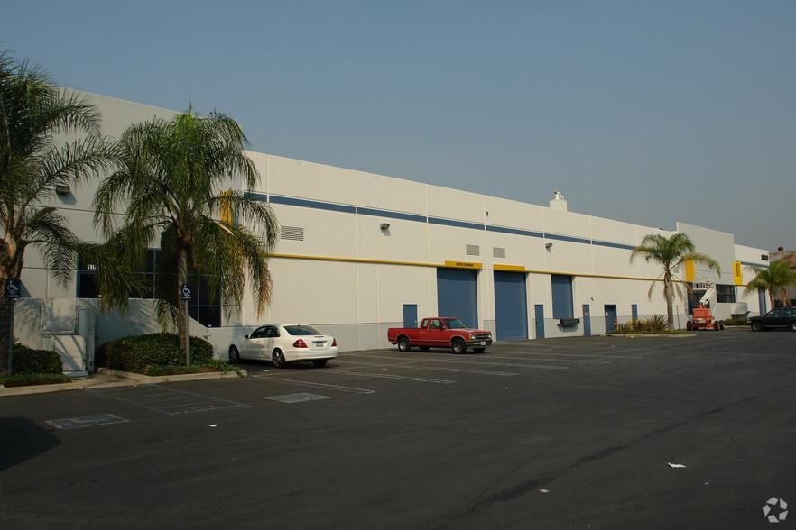 Building D 3368-3370 N San Fernando Rd photo 2