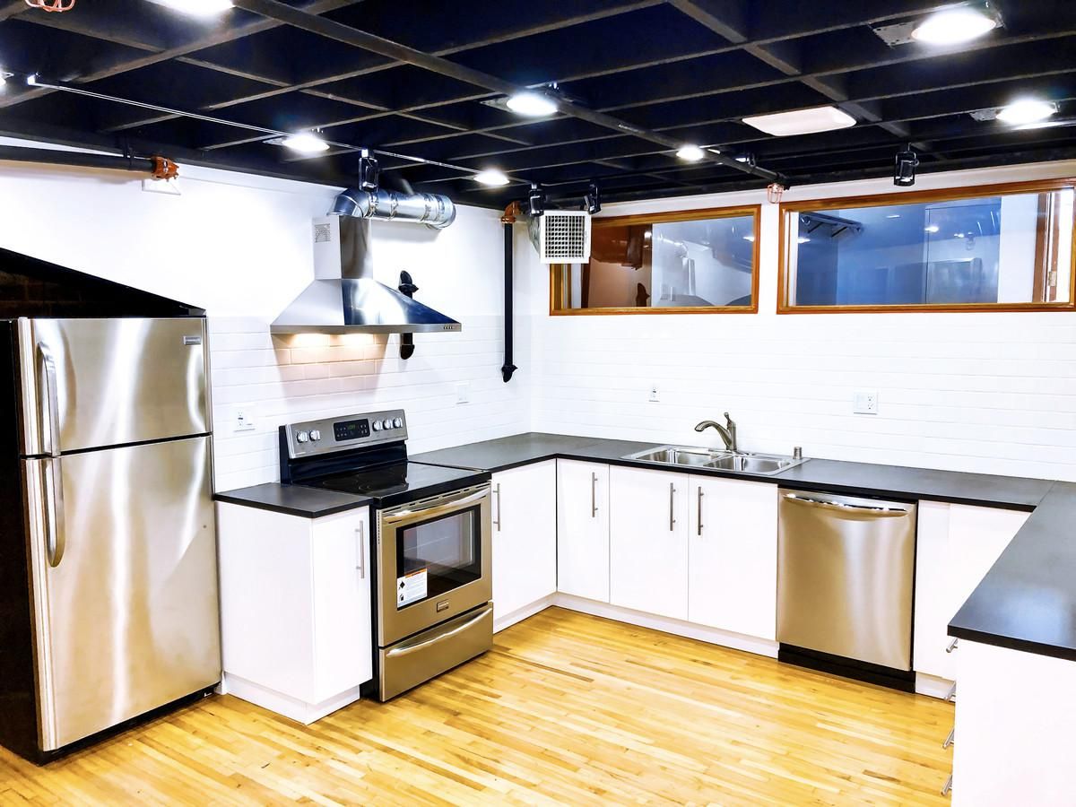 NY-Style Creative Loft with Kitchen photo 2