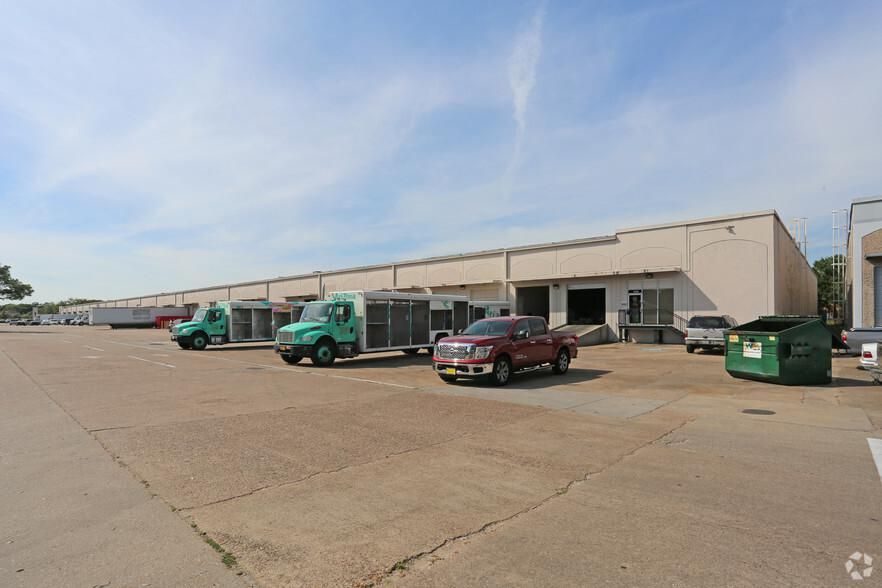 Silber Road Business Center I 1200-1236 Silber Rd photo 4